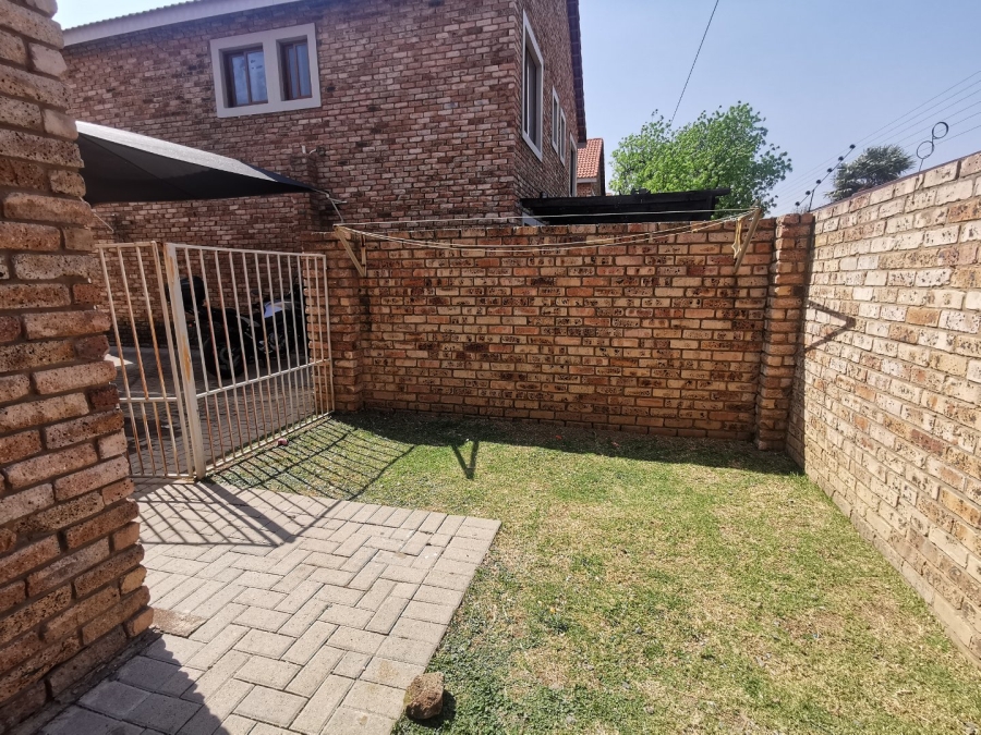 2 Bedroom Property for Sale in Potchefstroom North West